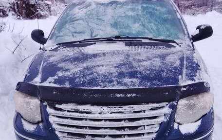 Chrysler Town & Country IV, 2001 год, 650 000 рублей, 1 фотография