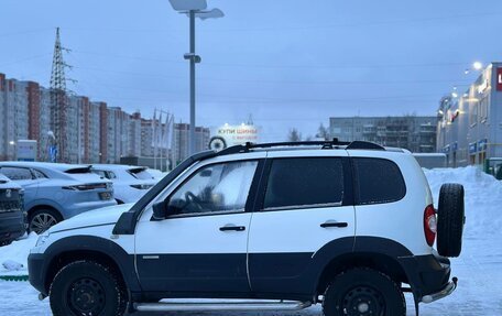 Chevrolet Niva I рестайлинг, 2015 год, 620 000 рублей, 9 фотография