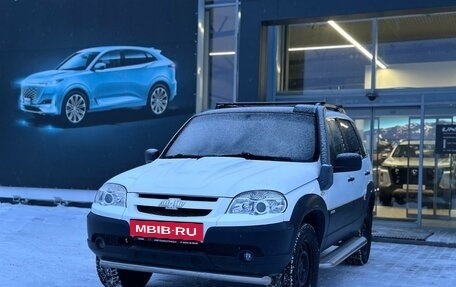 Chevrolet Niva I рестайлинг, 2015 год, 620 000 рублей, 3 фотография