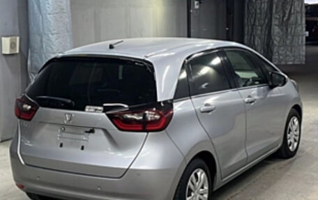 Honda Fit, 2021 год, 1 100 000 рублей, 4 фотография