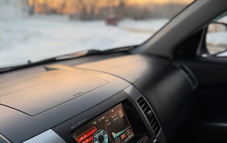 Mitsubishi Outlander III рестайлинг 3, 2008 год, 898 000 рублей, 10 фотография