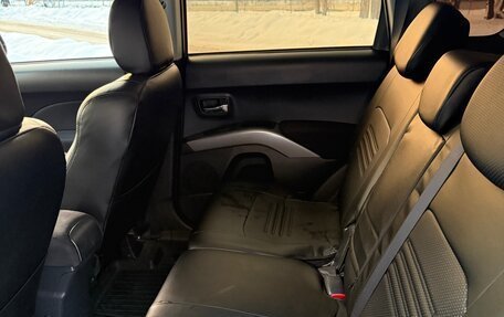 Mitsubishi Outlander III рестайлинг 3, 2008 год, 898 000 рублей, 13 фотография