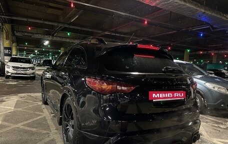 Infiniti QX70, 2014 год, 2 950 000 рублей, 22 фотография