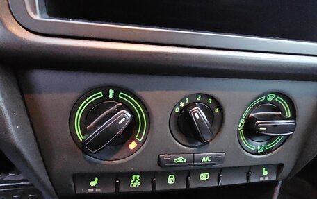 Skoda Rapid I, 2015 год, 595 000 рублей, 14 фотография