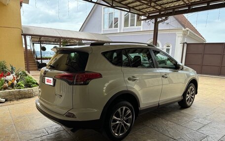 Toyota RAV4, 2018 год, 2 850 000 рублей, 4 фотография