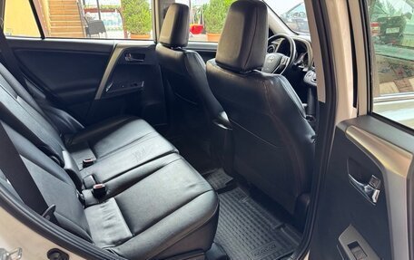 Toyota RAV4, 2018 год, 2 850 000 рублей, 5 фотография