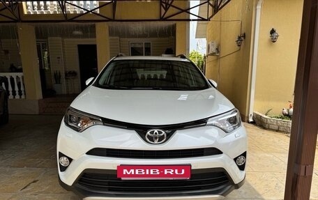 Toyota RAV4, 2018 год, 2 850 000 рублей, 6 фотография