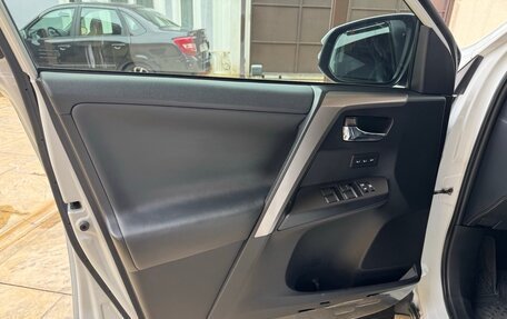 Toyota RAV4, 2018 год, 2 850 000 рублей, 19 фотография