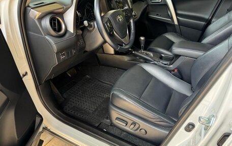 Toyota RAV4, 2018 год, 2 850 000 рублей, 16 фотография