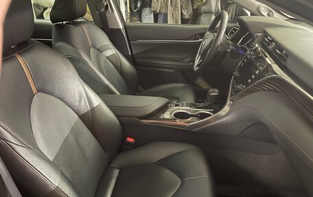 Toyota Camry, 2020 год, 3 200 000 рублей, 6 фотография