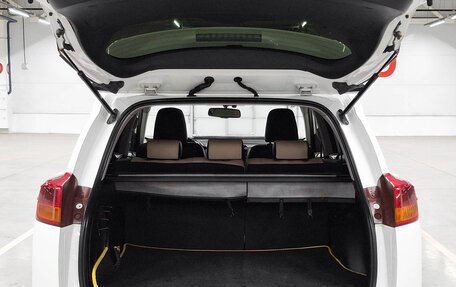 Toyota RAV4, 2014 год, 1 640 000 рублей, 10 фотография