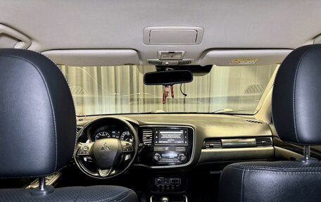 Mitsubishi Outlander III рестайлинг 3, 2017 год, 2 380 000 рублей, 19 фотография