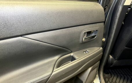 Mitsubishi Outlander III рестайлинг 3, 2017 год, 2 380 000 рублей, 23 фотография