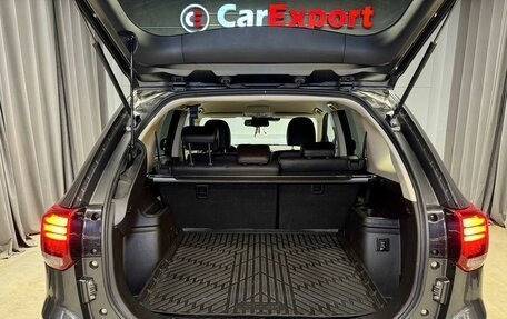 Mitsubishi Outlander III рестайлинг 3, 2017 год, 2 380 000 рублей, 30 фотография