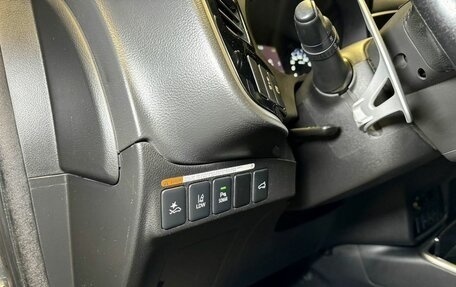 Mitsubishi Outlander III рестайлинг 3, 2017 год, 2 380 000 рублей, 28 фотография