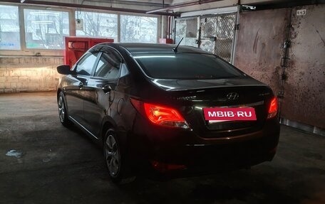 Hyundai Solaris II рестайлинг, 2015 год, 1 520 000 рублей, 5 фотография