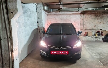 Hyundai Solaris II рестайлинг, 2015 год, 1 520 000 рублей, 2 фотография