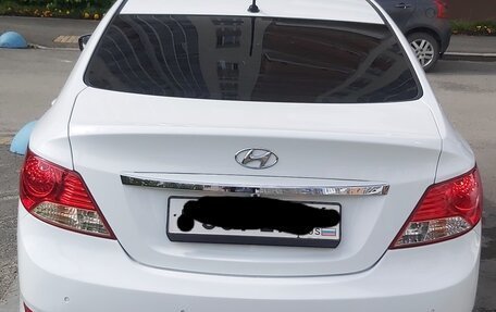 Hyundai Solaris II рестайлинг, 2013 год, 820 000 рублей, 2 фотография