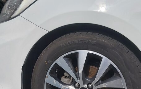 Hyundai Solaris II рестайлинг, 2013 год, 820 000 рублей, 16 фотография