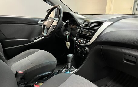 Hyundai Solaris II рестайлинг, 2011 год, 827 000 рублей, 13 фотография