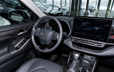 Toyota Highlander, 2025 год, 6 139 000 рублей, 10 фотография