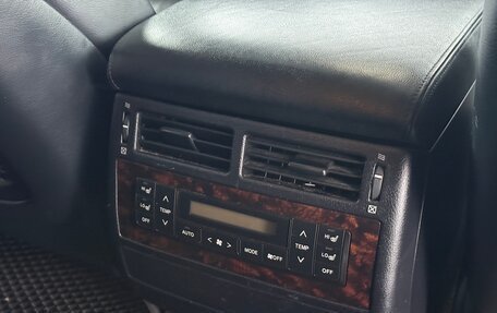 Toyota Land Cruiser 200, 2011 год, 3 560 000 рублей, 21 фотография