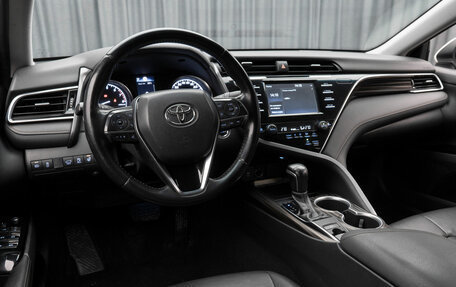 Toyota Camry, 2019 год, 2 280 000 рублей, 9 фотография