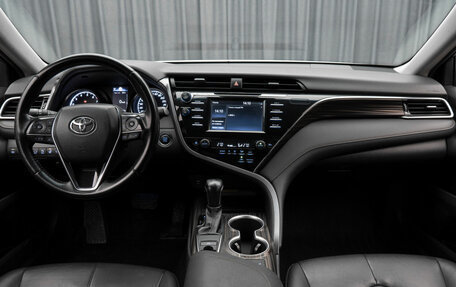 Toyota Camry, 2019 год, 2 280 000 рублей, 10 фотография