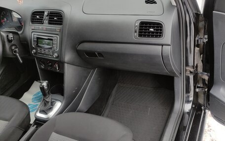 Volkswagen Polo VI (EU Market), 2015 год, 1 050 000 рублей, 15 фотография