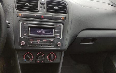 Volkswagen Polo VI (EU Market), 2015 год, 1 050 000 рублей, 19 фотография