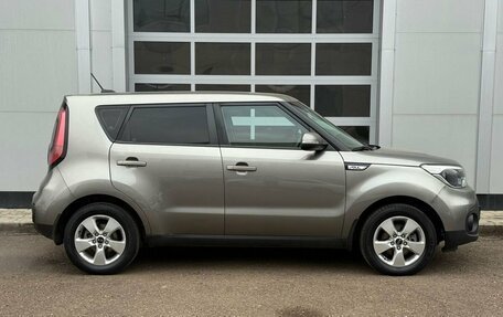 KIA Soul II рестайлинг, 2017 год, 1 079 000 рублей, 6 фотография