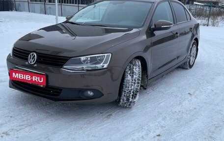 Volkswagen Jetta VI, 2012 год, 870 000 рублей, 2 фотография