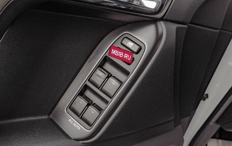 Toyota Land Cruiser Prado 150 рестайлинг 2, 2013 год, 2 599 000 рублей, 8 фотография