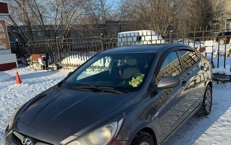 Hyundai Solaris II рестайлинг, 2012 год, 750 000 рублей, 1 фотография