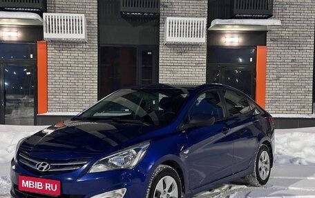 Hyundai Solaris II рестайлинг, 2015 год, 820 000 рублей, 1 фотография