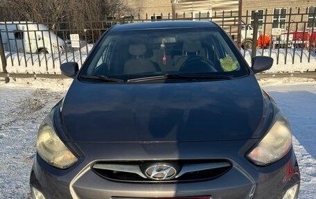 Hyundai Solaris II рестайлинг, 2012 год, 750 000 рублей, 6 фотография