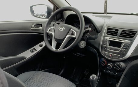 Hyundai Solaris II рестайлинг, 2015 год, 820 000 рублей, 5 фотография