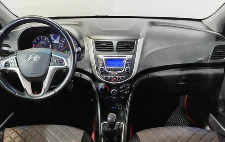 Hyundai Solaris II рестайлинг, 2013 год, 770 000 рублей, 13 фотография