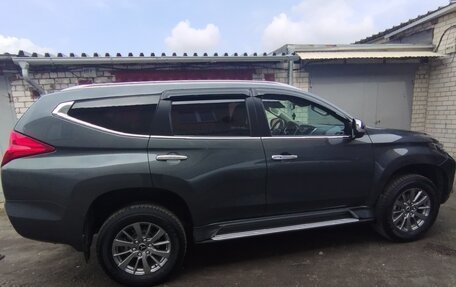 Mitsubishi Pajero Sport III рестайлинг, 2018 год, 3 800 000 рублей, 2 фотография