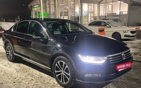 Volkswagen Passat B8 рестайлинг, 2019 год, 2 499 999 рублей, 3 фотография
