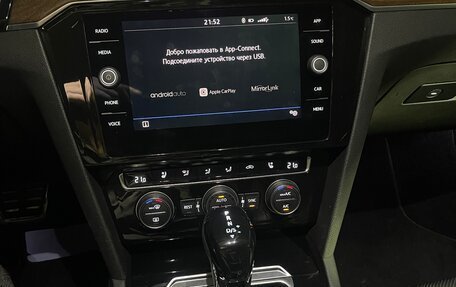 Volkswagen Passat B8 рестайлинг, 2019 год, 2 499 999 рублей, 13 фотография