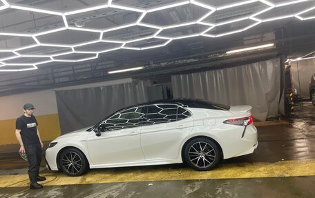 Toyota Camry, 2023 год, 5 600 000 рублей, 7 фотография