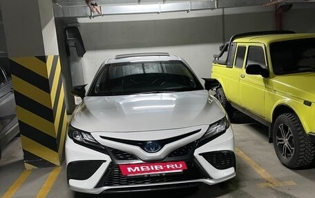 Toyota Camry, 2023 год, 5 600 000 рублей, 10 фотография