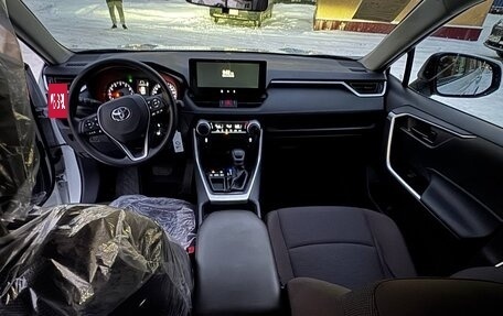 Toyota RAV4, 2024 год, 3 900 000 рублей, 9 фотография