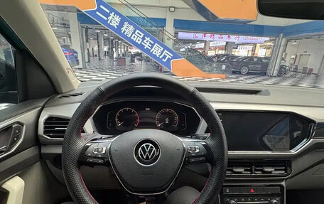 Volkswagen T-Cross I, 2023 год, 1 862 077 рублей, 9 фотография