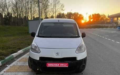 Peugeot Partner II рестайлинг 2, 2012 год, 670 000 рублей, 1 фотография