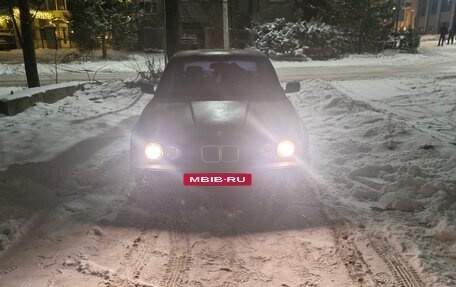 BMW 5 серия, 1993 год, 300 000 рублей, 2 фотография