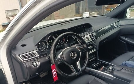 Mercedes-Benz E-Класс, 2015 год, 2 250 000 рублей, 5 фотография