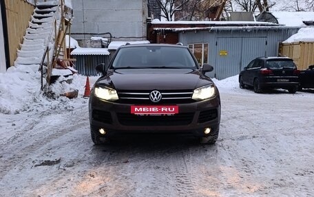 Volkswagen Touareg III, 2010 год, 2 350 000 рублей, 2 фотография