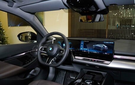 BMW 5 серия, 2025 год, 8 490 000 рублей, 14 фотография